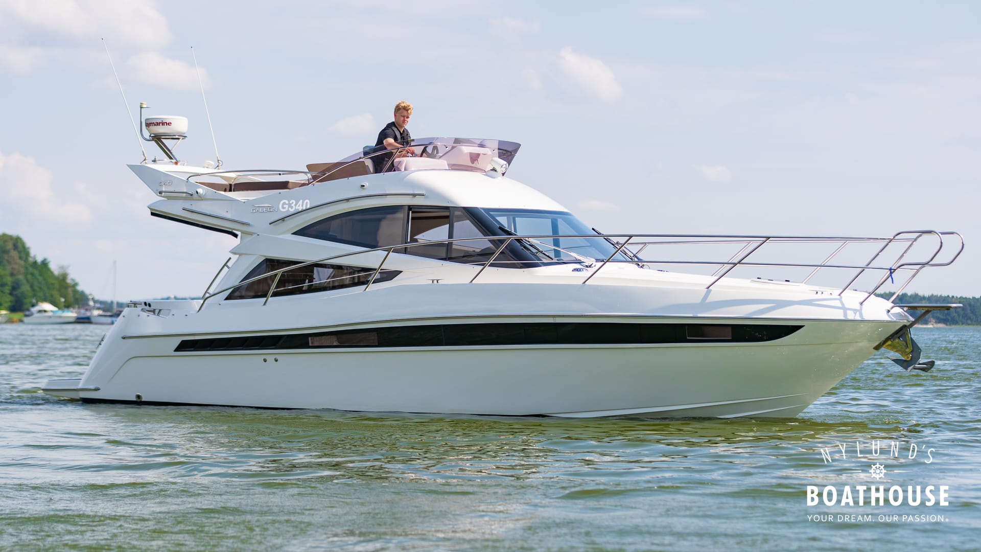 Galeon 340 Fly