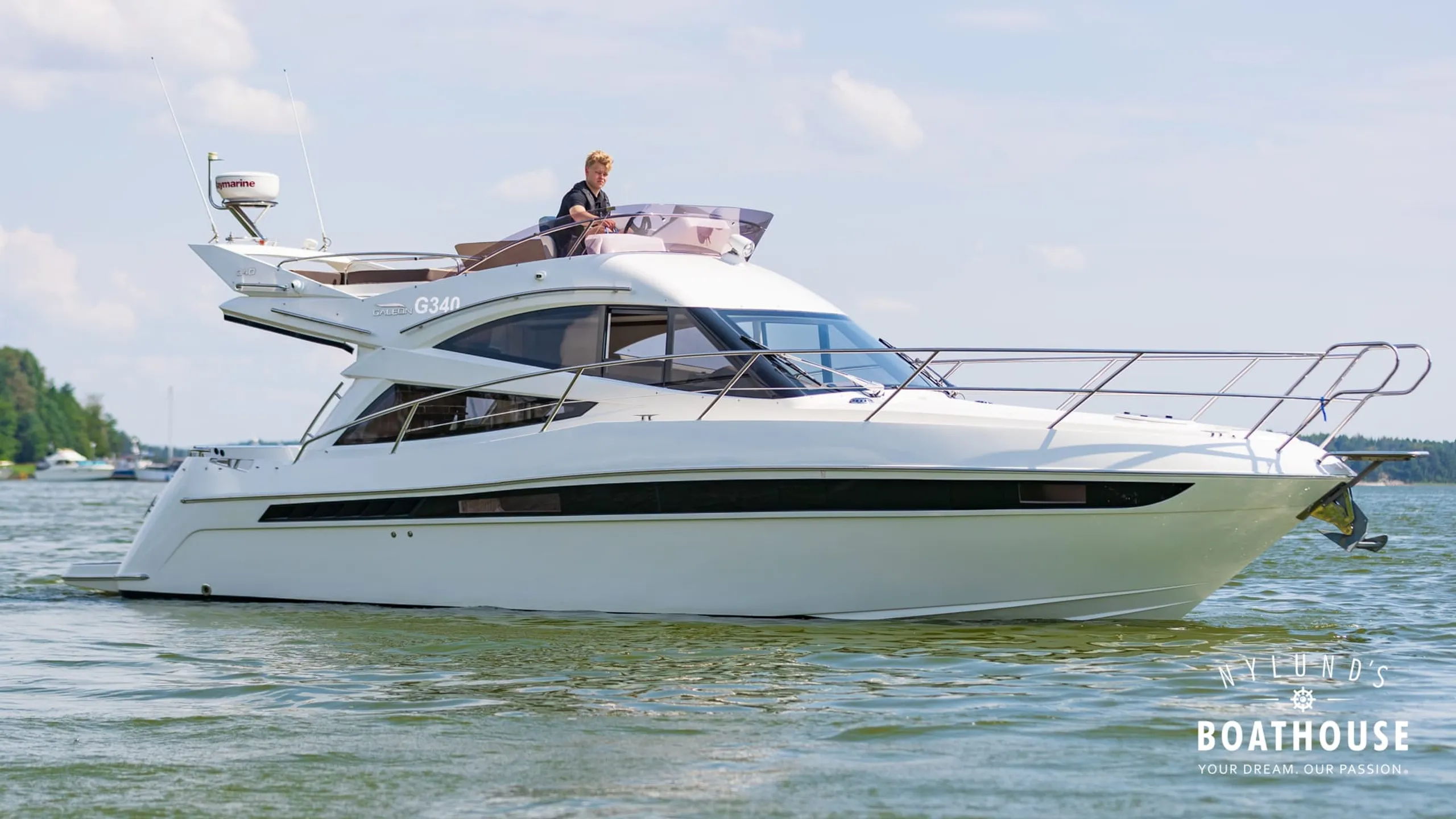 Galeon 340 Fly - Image 2