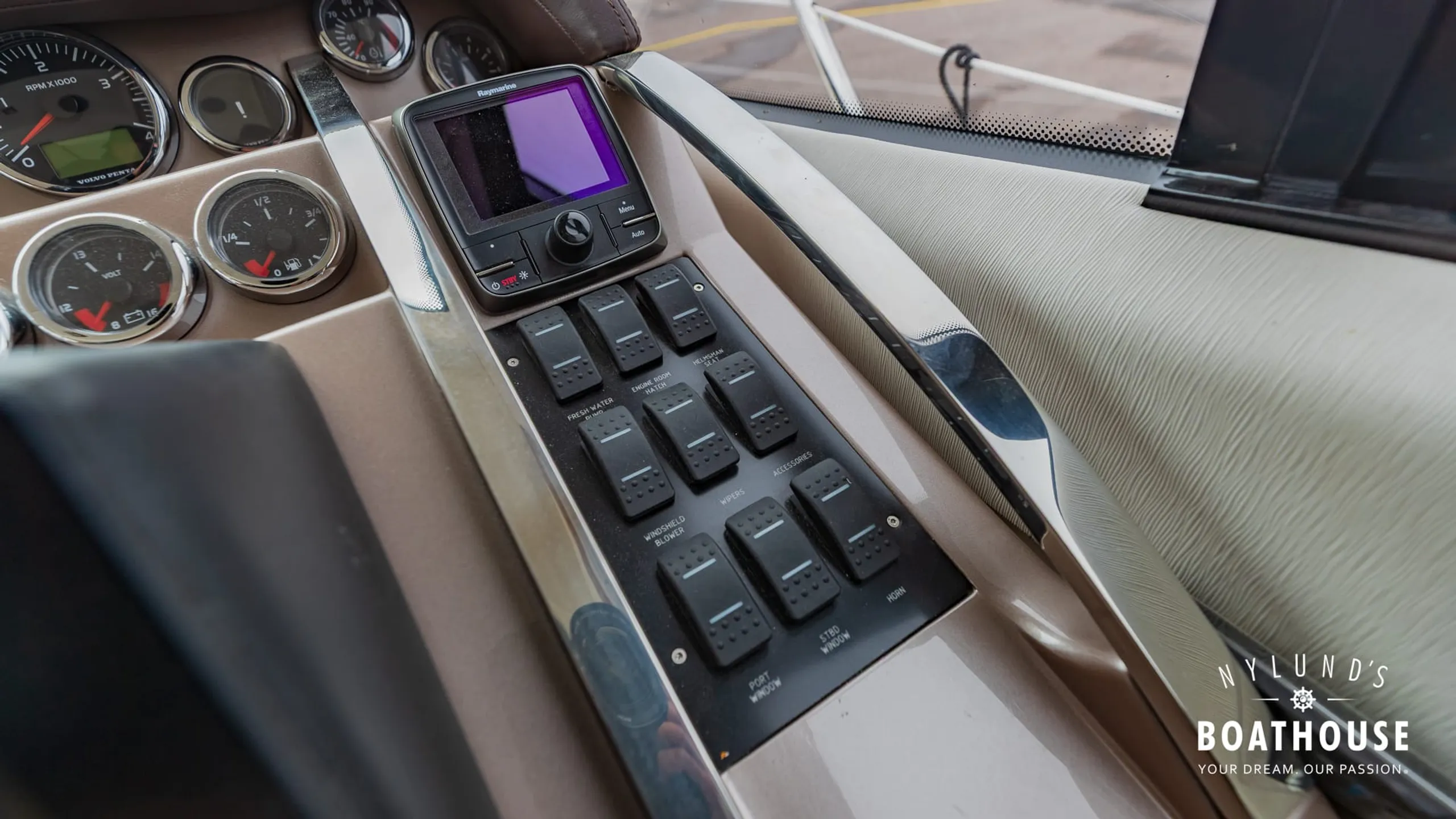 Galeon 340 Fly - Image 56