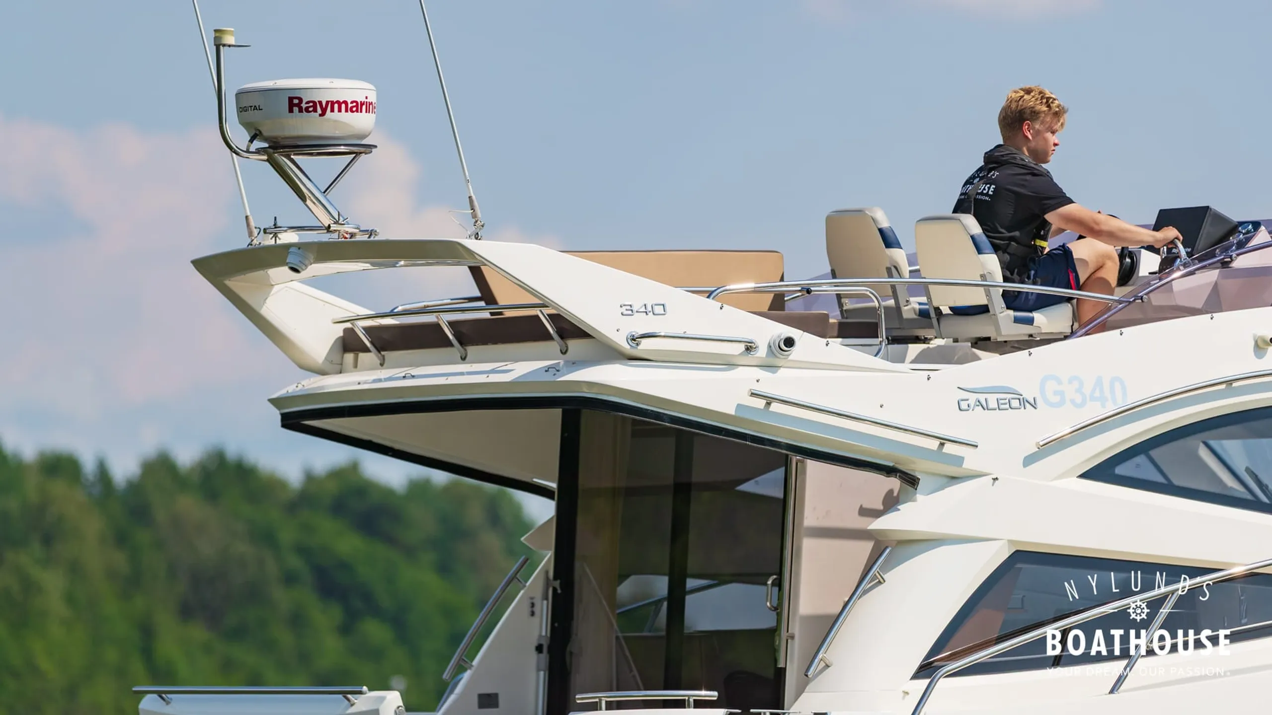 Galeon 340 Fly - Image 13