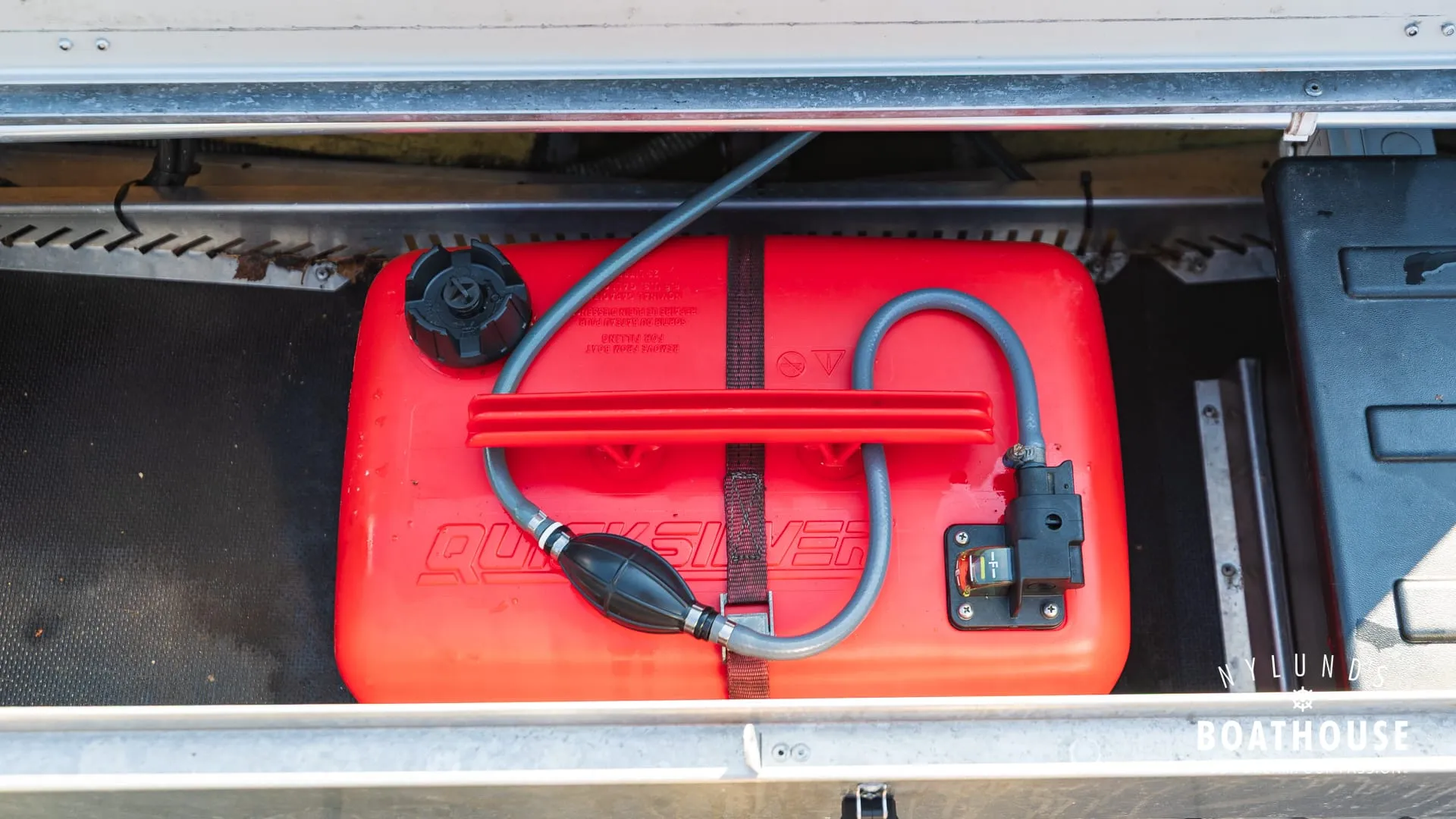 Buster S1 - Image 20