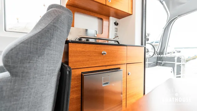 Paragon 31 Cabin
