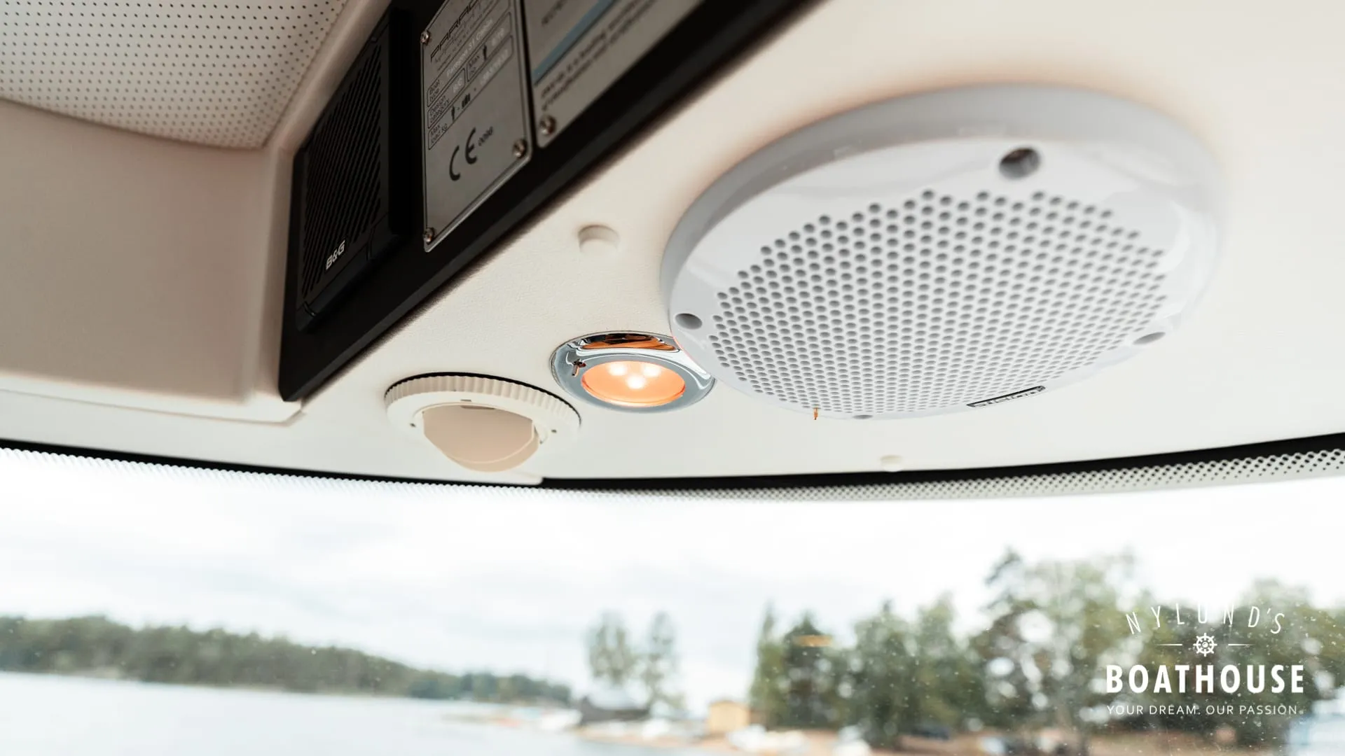 Paragon 31 Cabin - Image 77