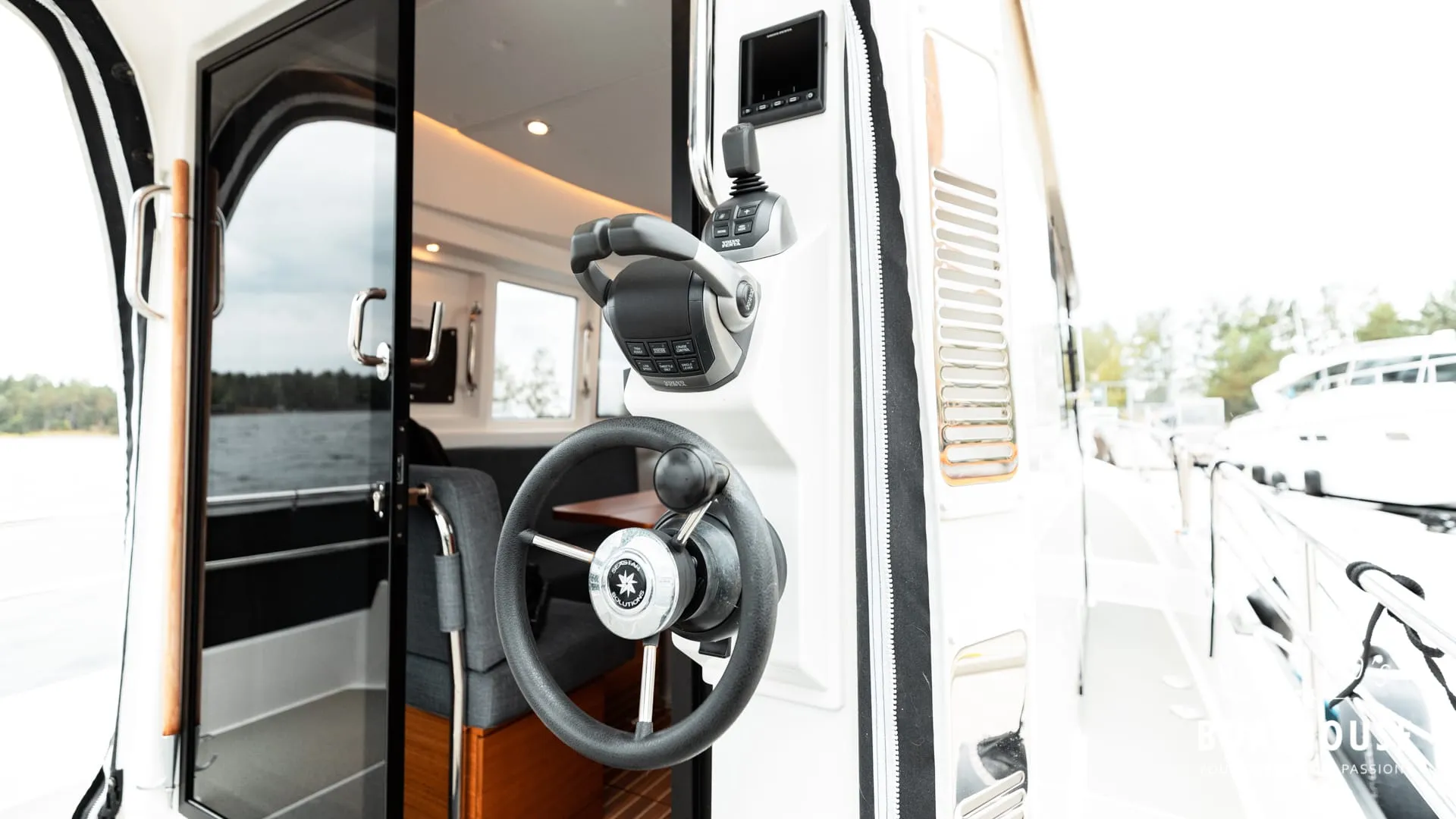 Paragon 31 Cabin - Image 100