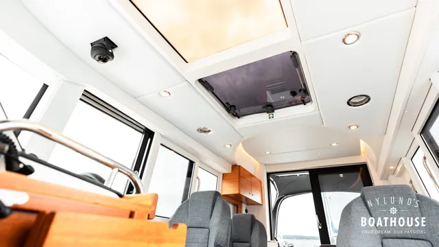 Paragon 31 Cabin