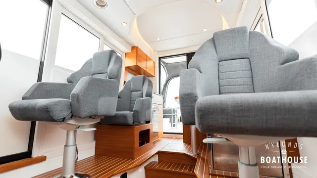 Paragon 31 Cabin