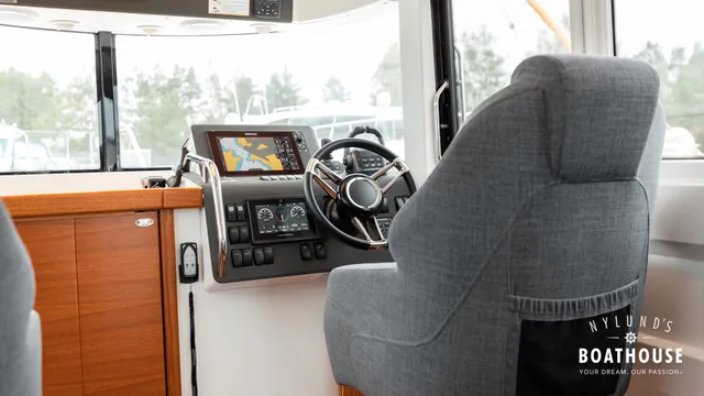 Paragon 31 Cabin