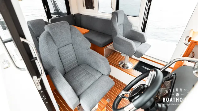 Paragon 31 Cabin