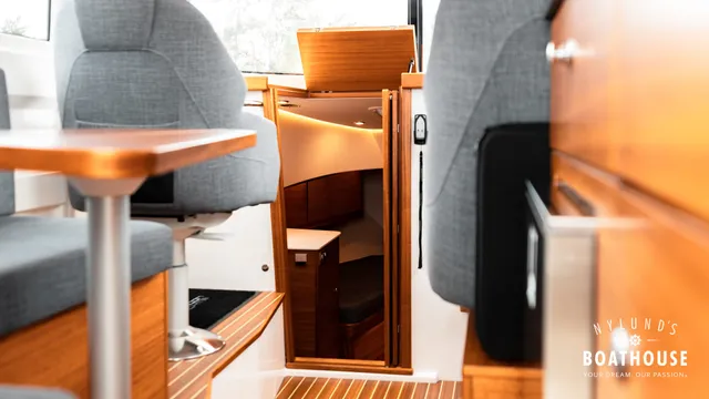 Paragon 31 Cabin