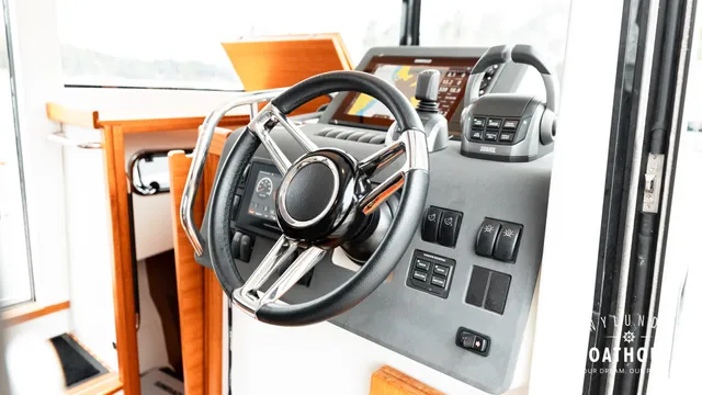 Paragon 31 Cabin