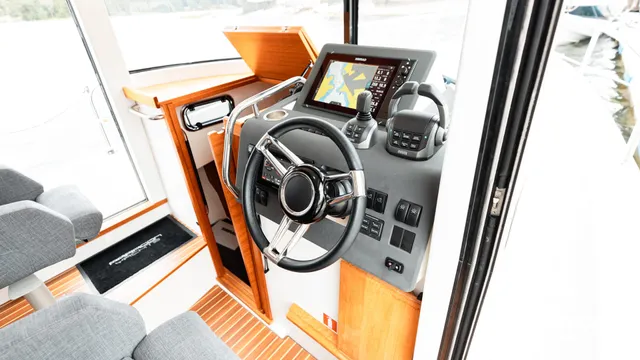 Paragon 31 Cabin