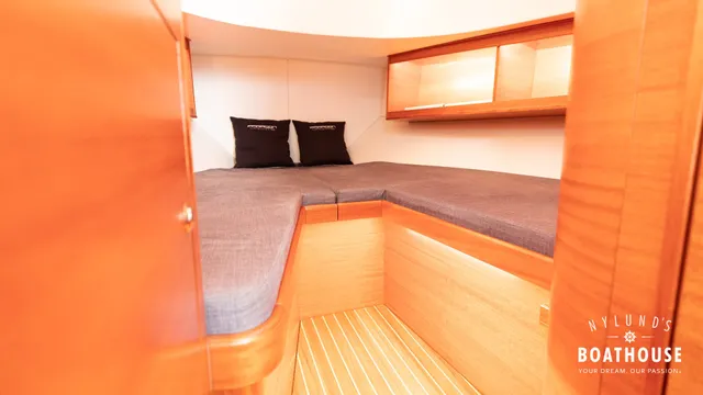 Paragon 31 Cabin
