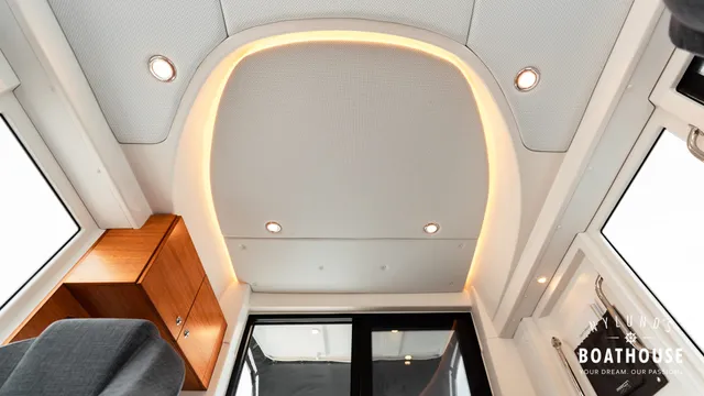 Paragon 31 Cabin