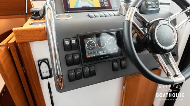 Paragon 31 Cabin
