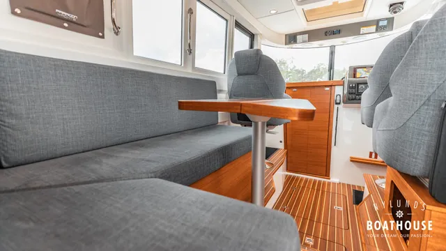 Paragon 31 Cabin