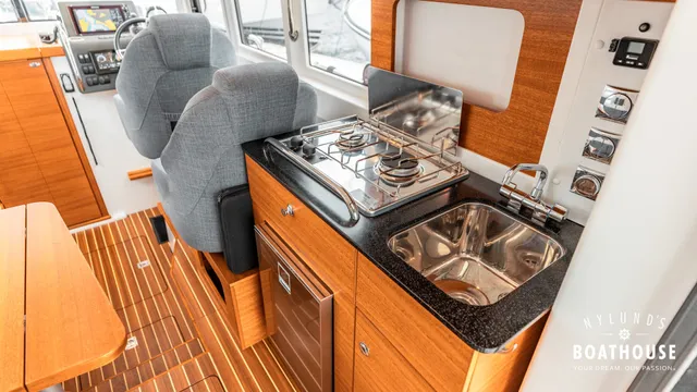 Paragon 31 Cabin