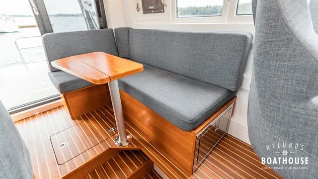 Paragon 31 Cabin