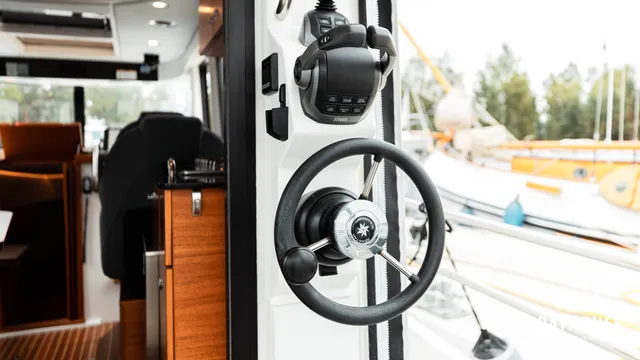 Paragon 31 Cabin