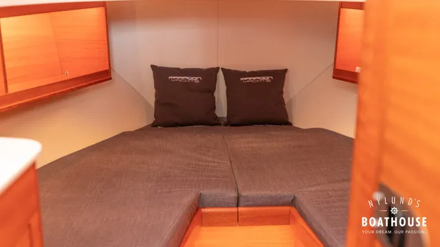 Paragon 31 Cabin