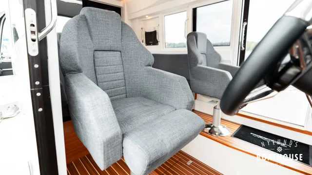 Paragon 31 Cabin