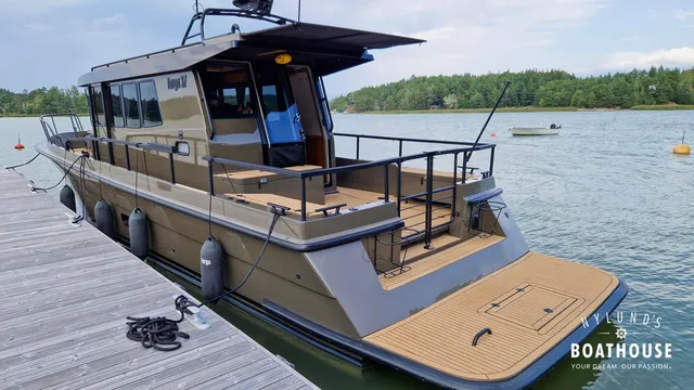 Targa 37 CFC Aft door Black Line