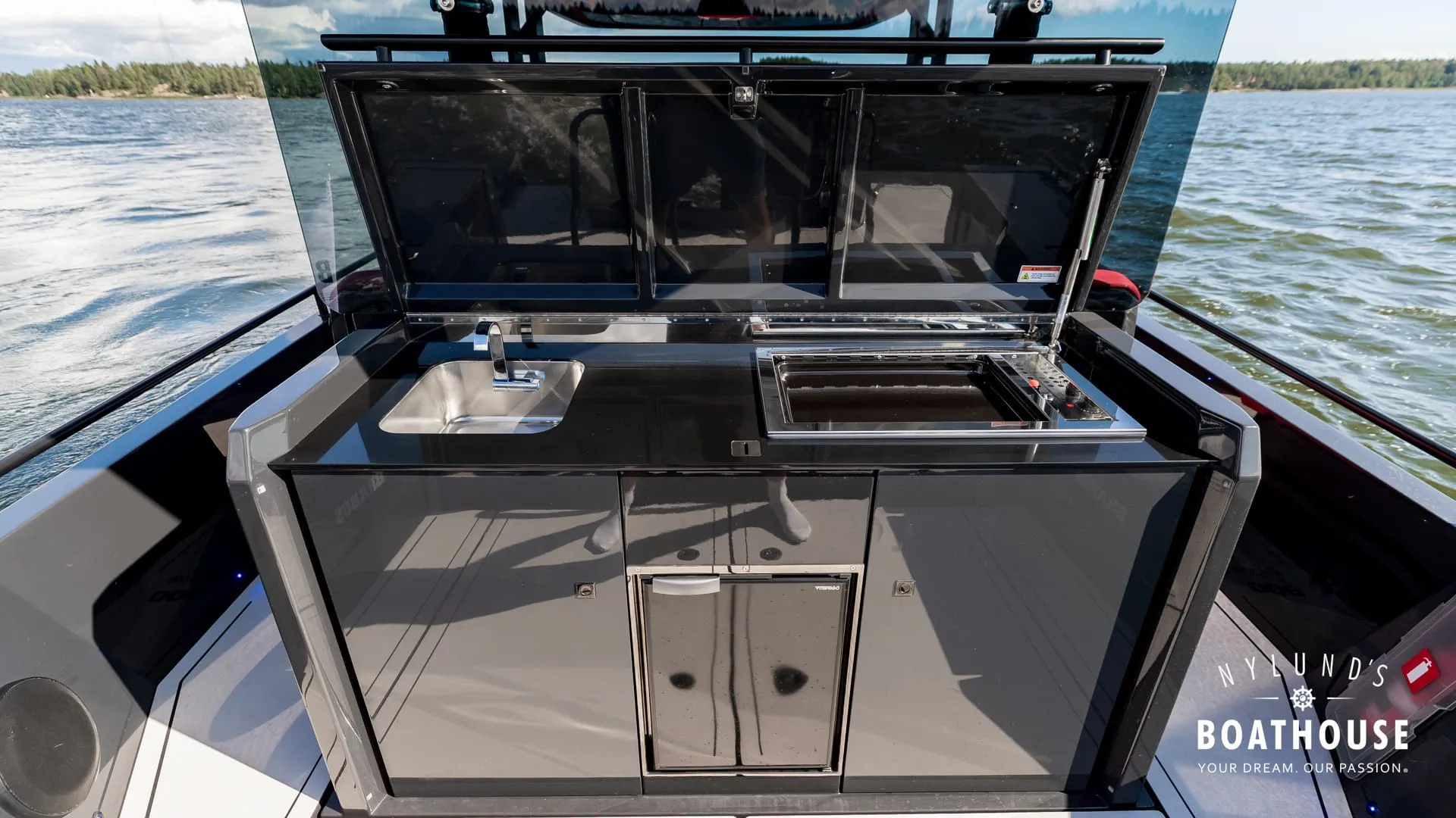 Axopar Brabus Shadow 800 Sun Top - Image 67