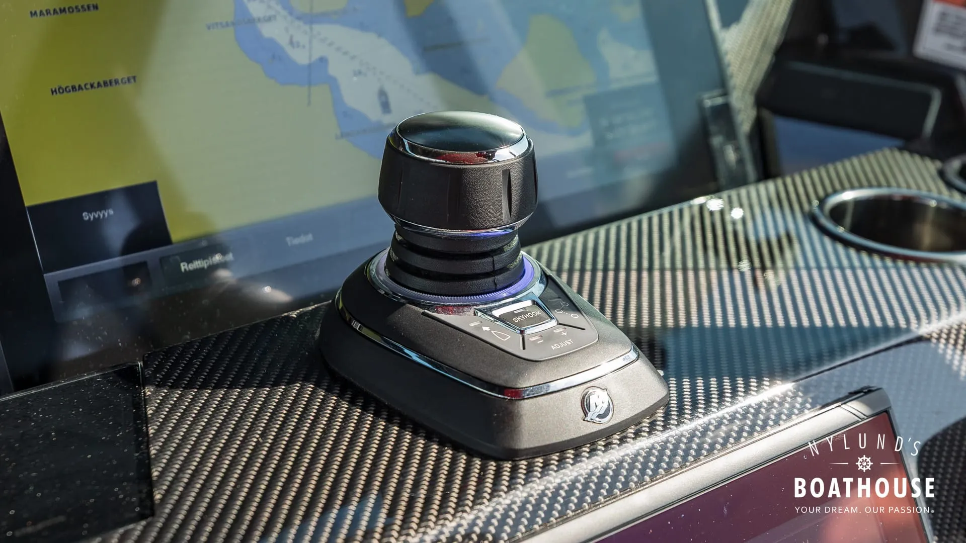 Axopar Brabus Shadow 800 Sun Top - Image 46