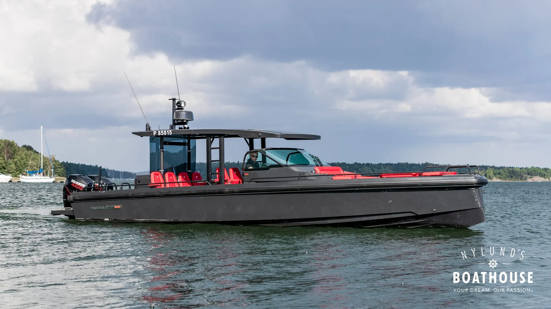 Axopar Brabus Shadow 800