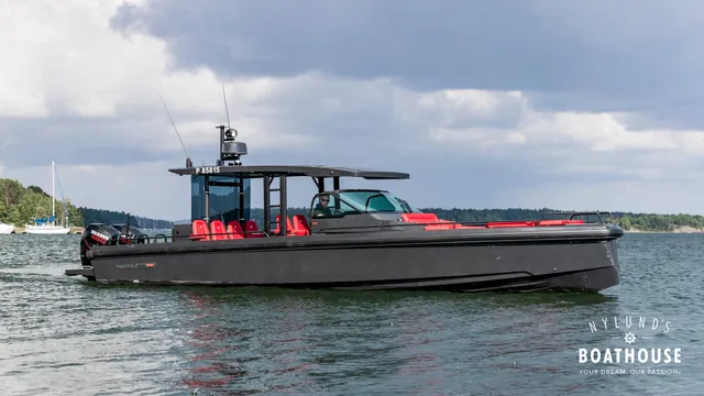 Axopar Brabus Shadow 800