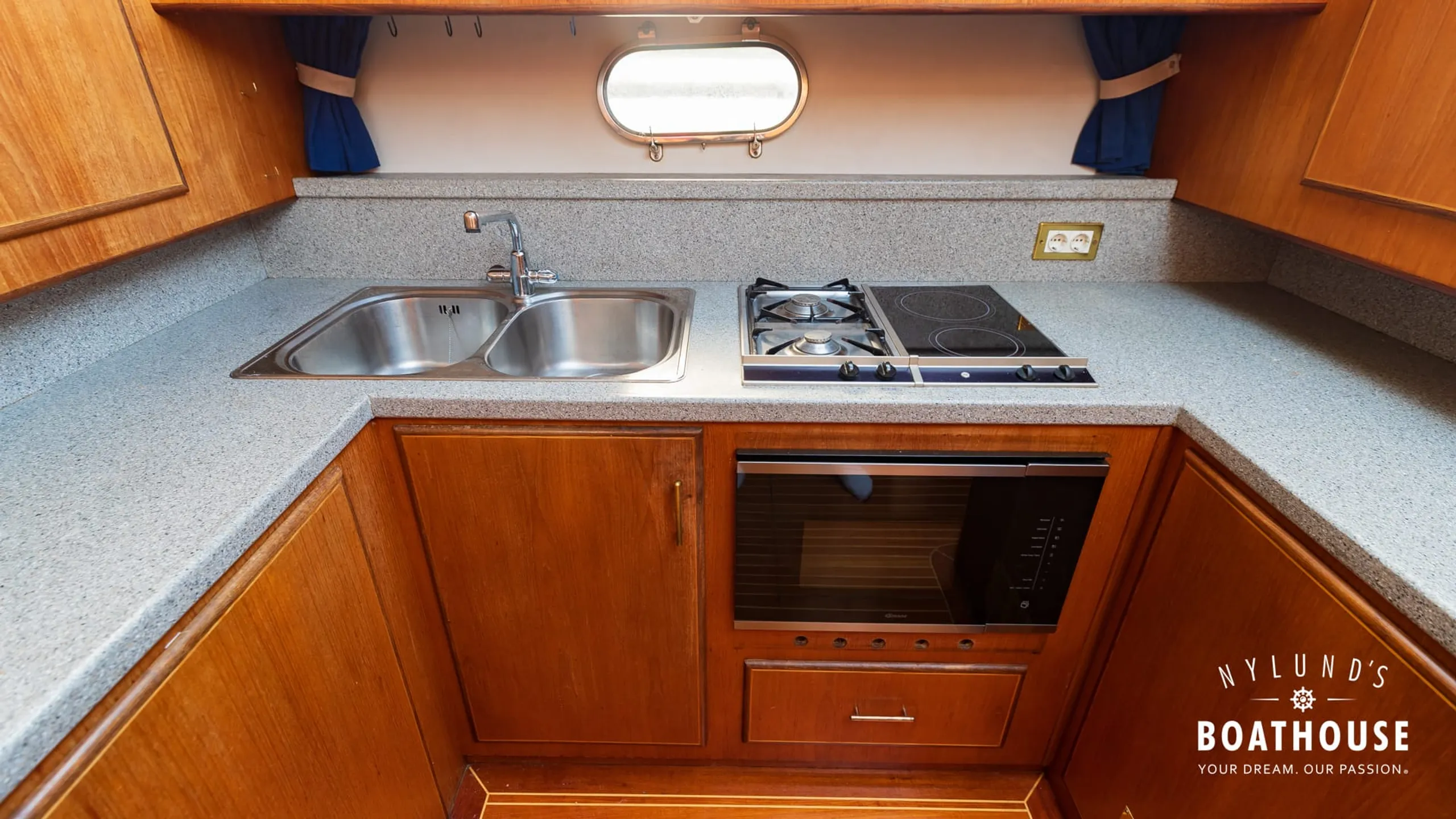 Fairline 50 MK II - Image 113