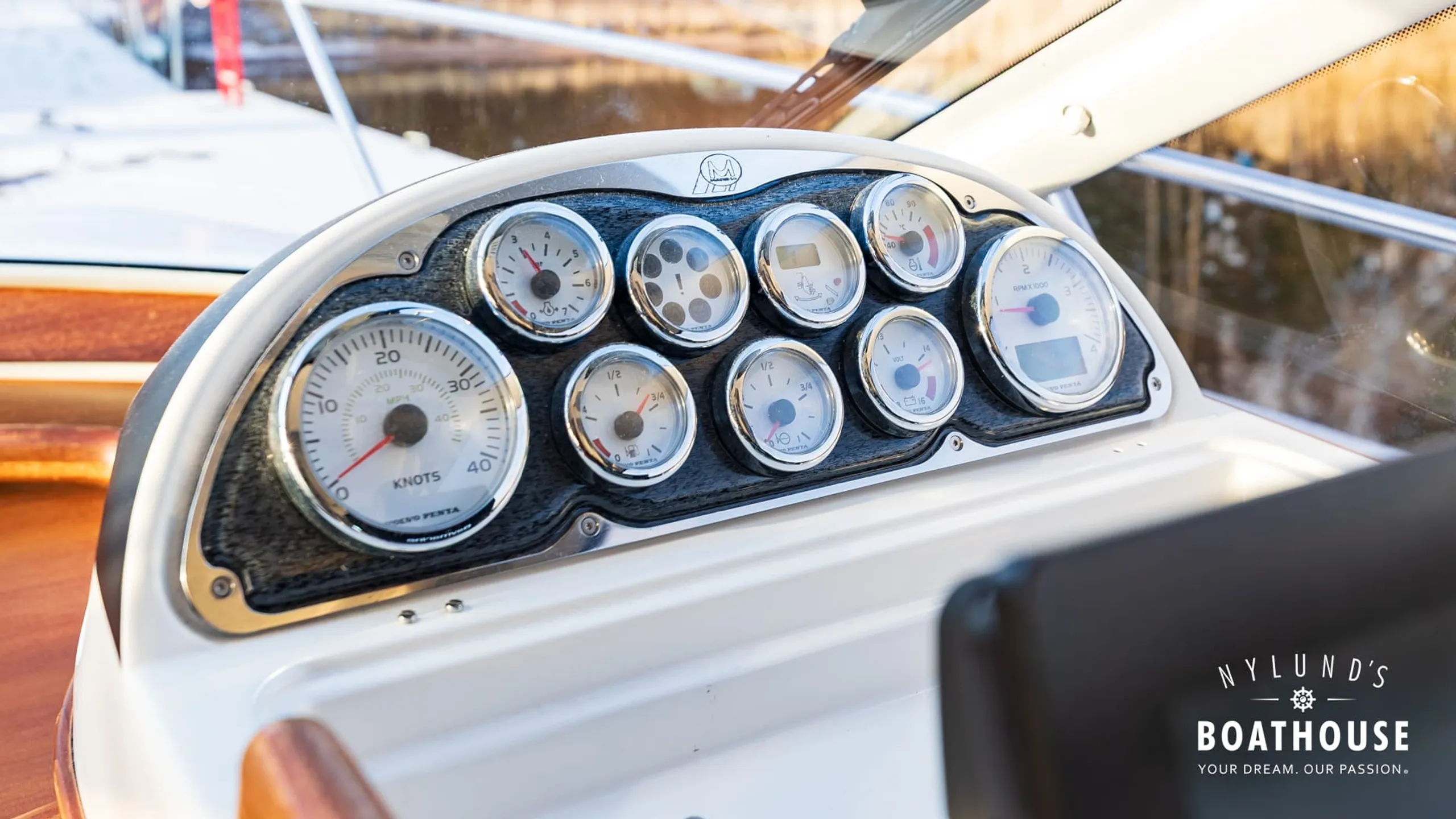Marino Shark 29 - Image 22