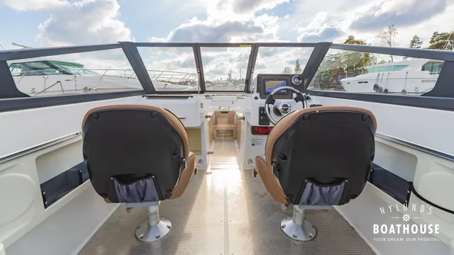 Silver Eagle 640 BR — Ulkopuoli