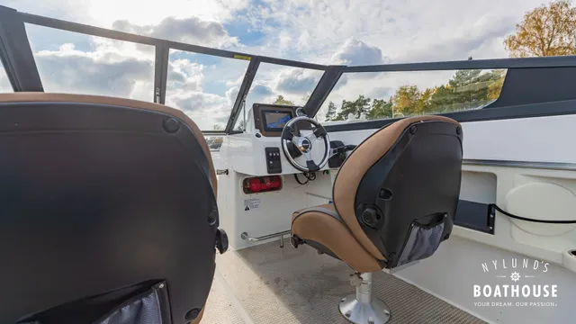 Silver Eagle 640 BR — Ulkopuoli