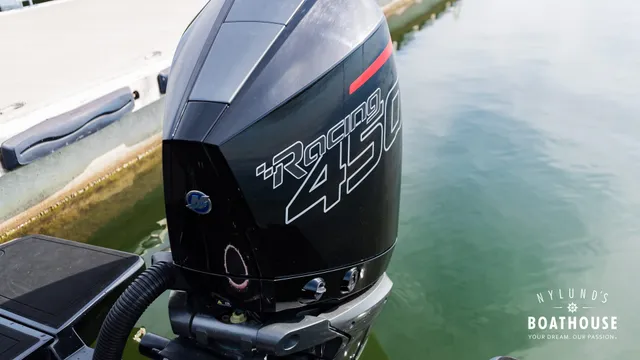 Iron 827 R — Ulkopuoli