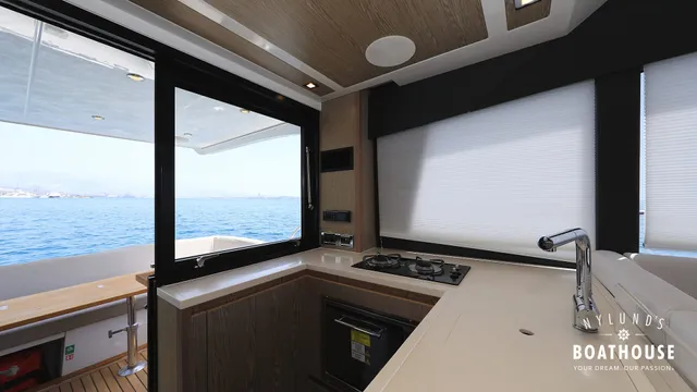 Sealine F430 — Interior