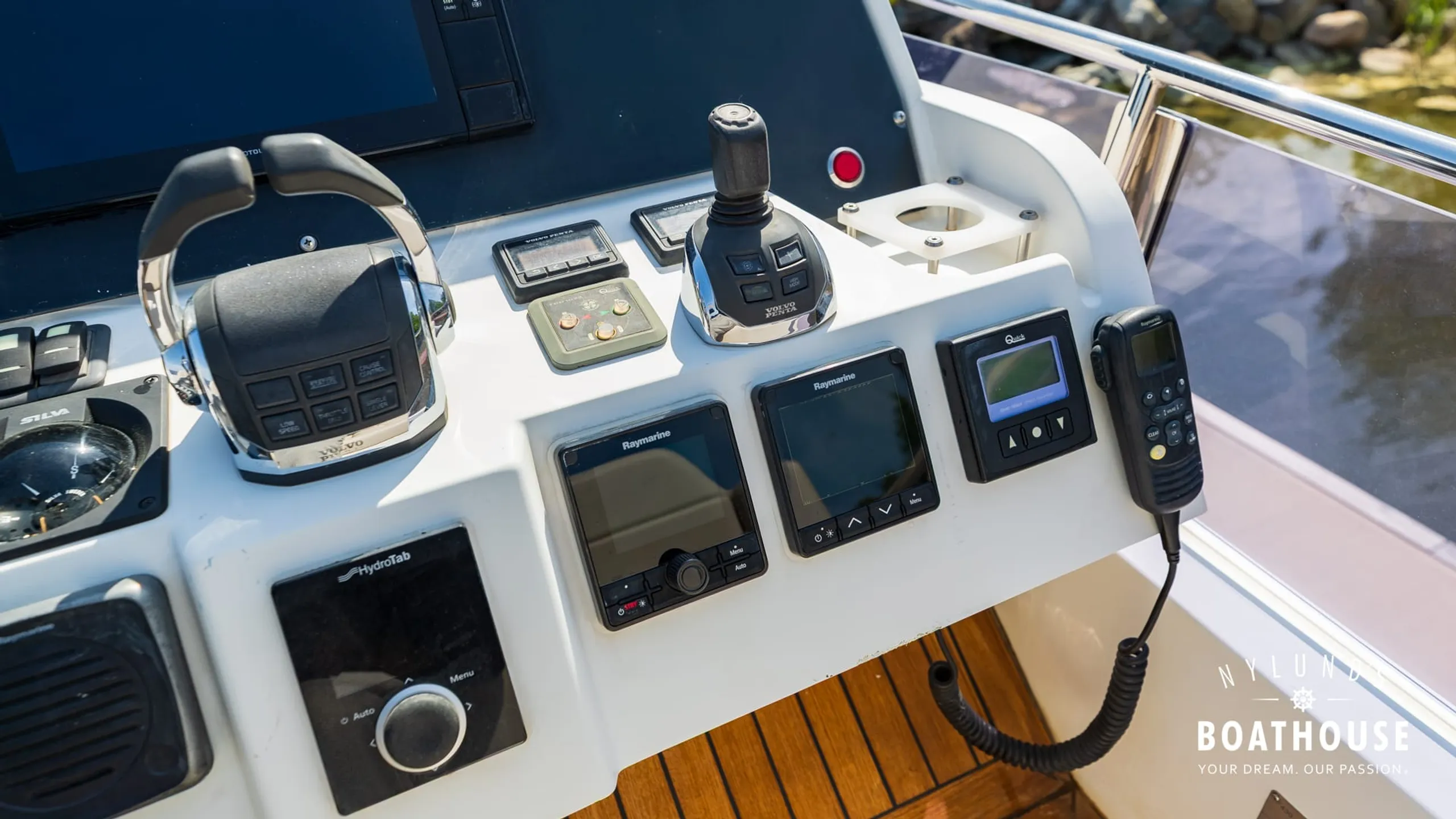 Sealine F430 - Image 125
