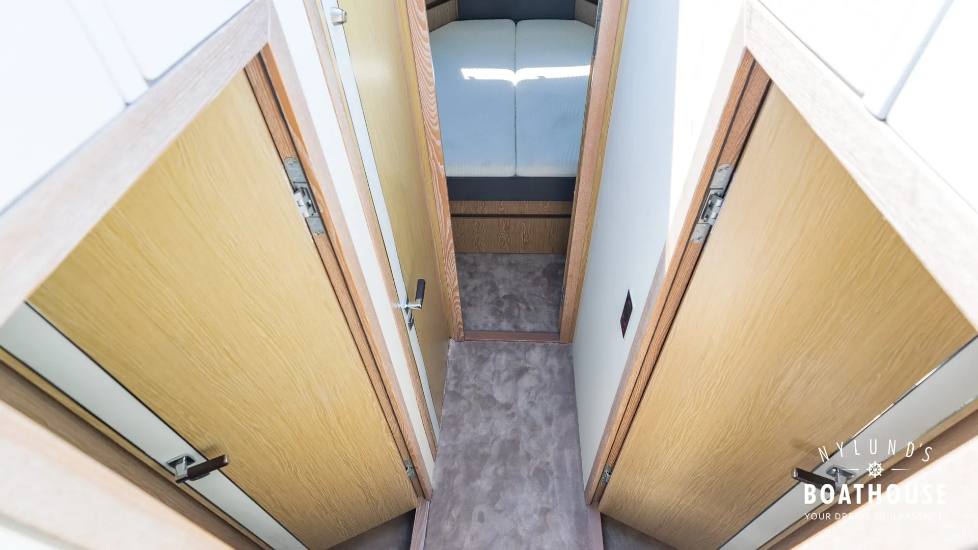 Sealine F430 - Image 63