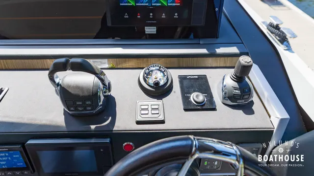 Sealine F430