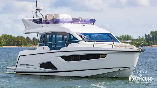 Sealine F430