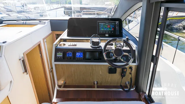 Sealine F430