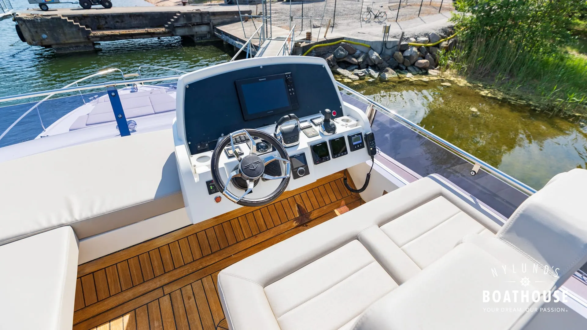 Sealine F430 - Image 100