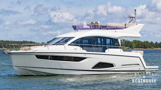 Sealine F430