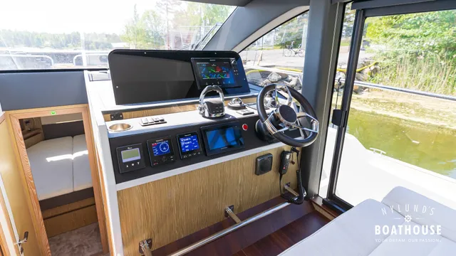 Sealine F430