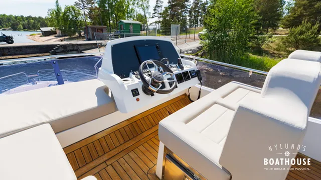 Sealine F430 — Exterior