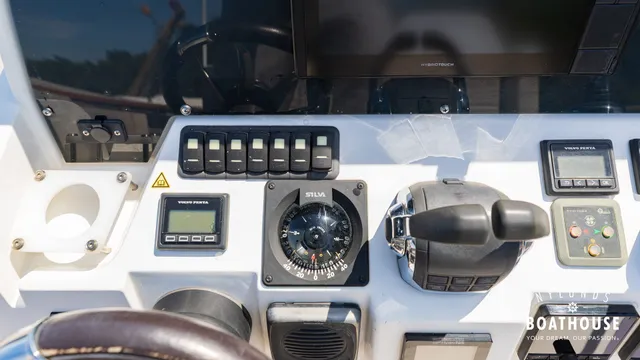 Sealine F430 — Exterior