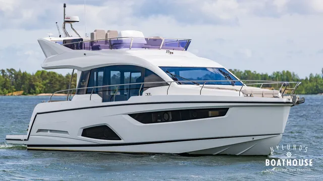 Sealine F430