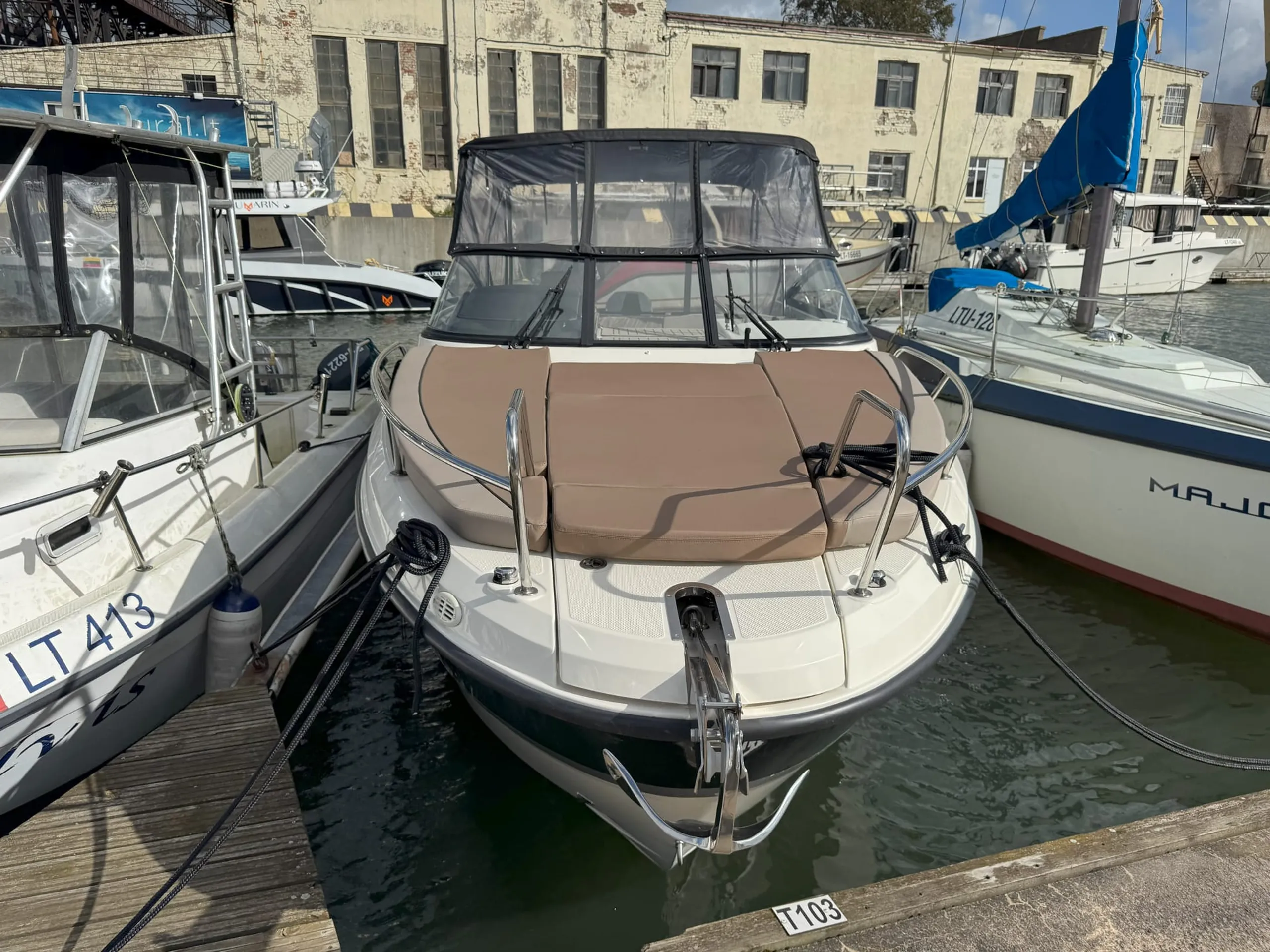 Quicksilver Activ 805 cruiser - Image 2