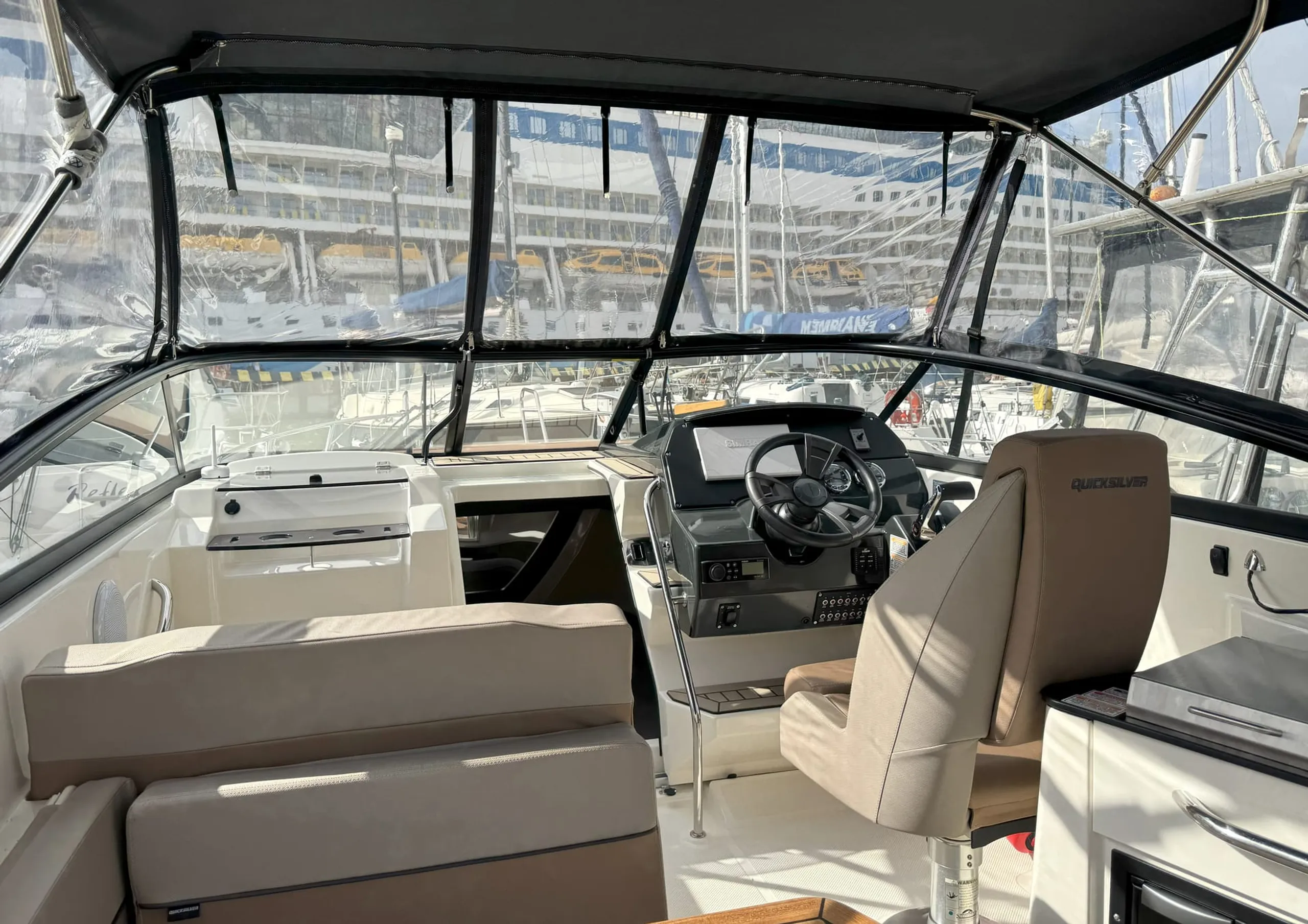 Quicksilver Activ 805 cruiser - Image 6