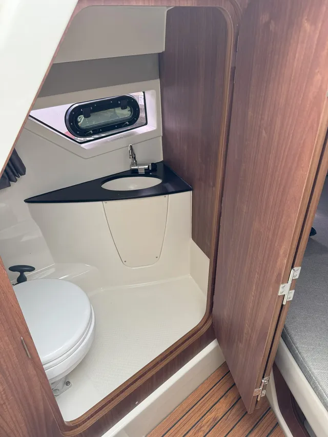 Quicksilver  Activ 805 cruiser - Image 9