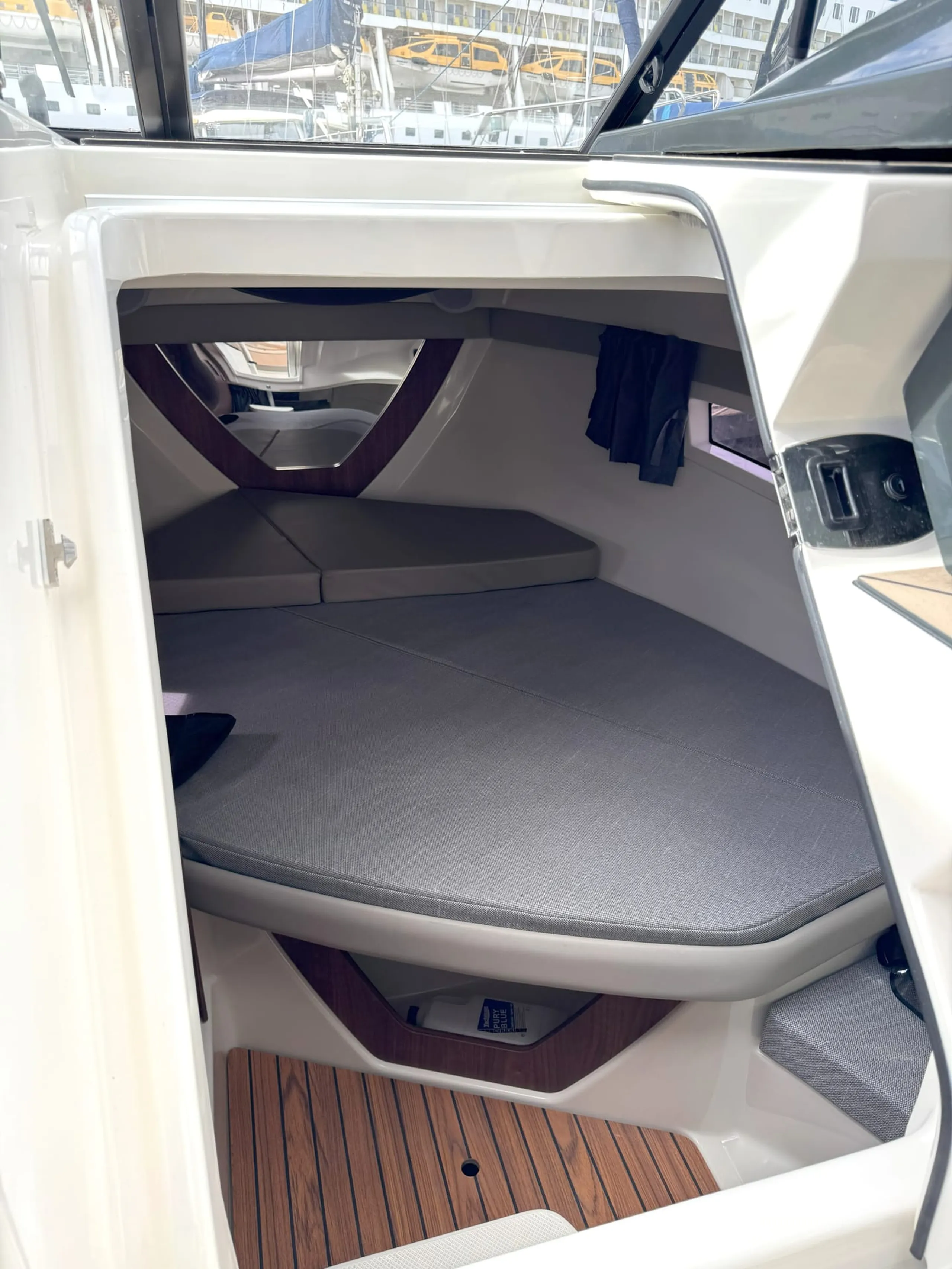 Quicksilver Activ 805 cruiser - Image 8